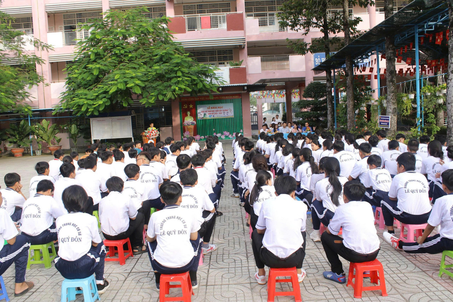 toan canh khai mac